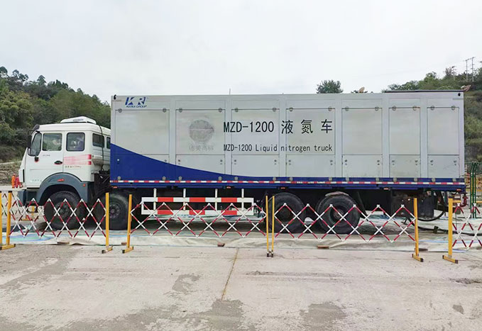 膜制氮機組施工現(xiàn)場